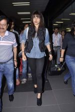 Priyanka Chopra snapped at the airport in Mumbai on 7th Oct 2012 (5).JPG